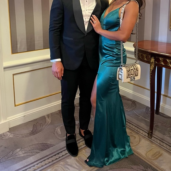 Portia and Scarlett gown in emerald green size 0-2 - Picture 9 of 10